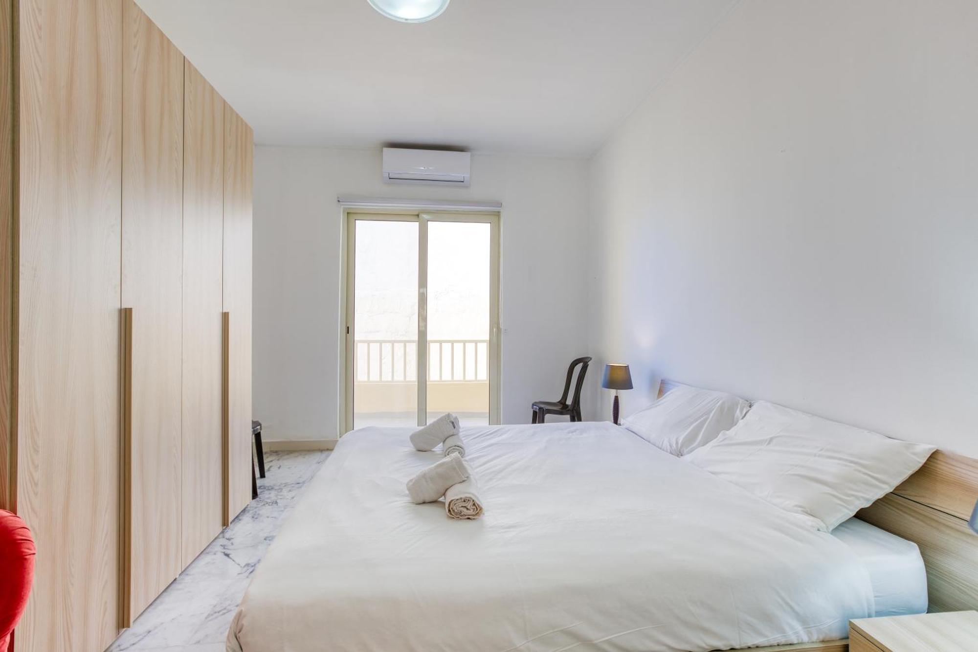 Seafront Sliema Apartment With Balcony & Sea Views By Jl Экстерьер фото