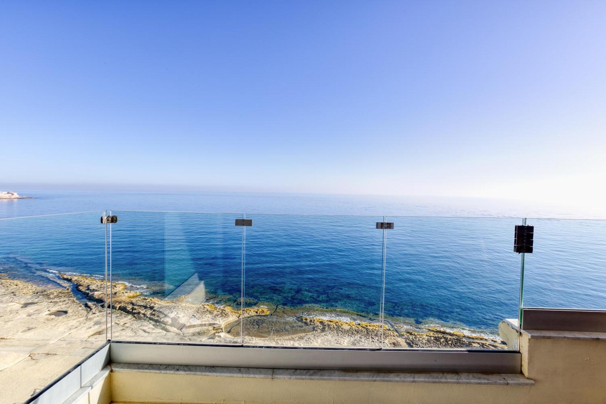 Seafront Sliema Apartment With Balcony & Sea Views By Jl Экстерьер фото