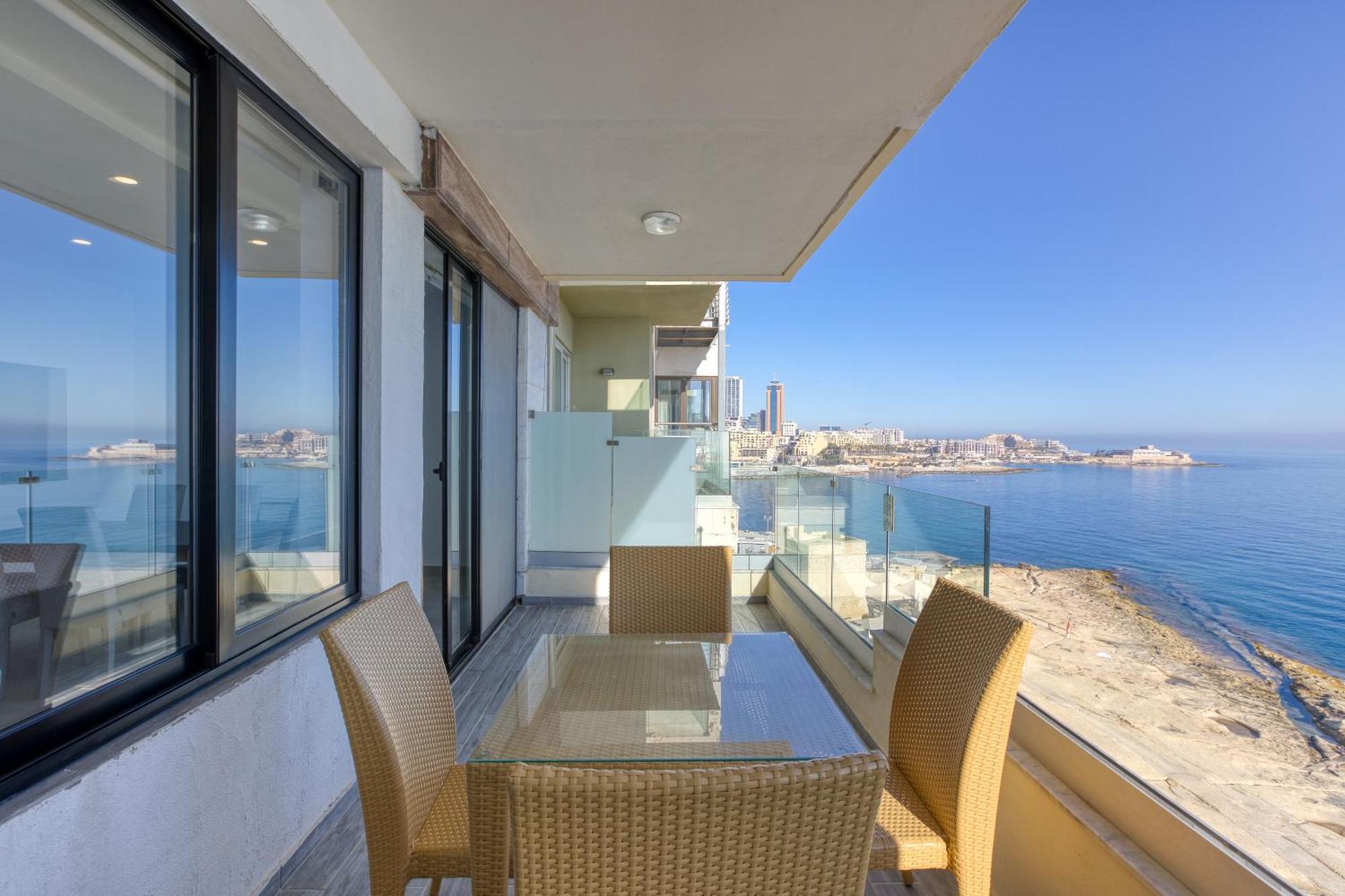 Seafront Sliema Apartment With Balcony & Sea Views By Jl Экстерьер фото